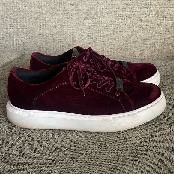 Karl Lagerfeld Velvet Dark Red Fall Sneakers Size 9.5 - Picture 2 of 15